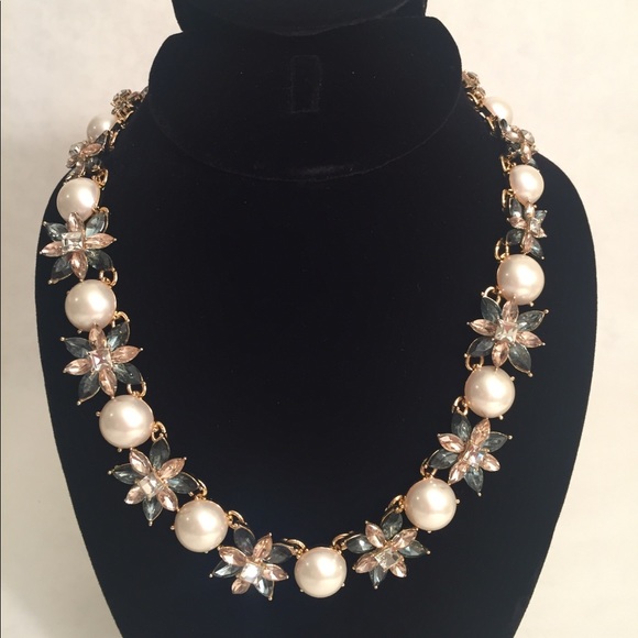 Faceted Blue Crystal and Pearl Statement Necklace - Picture 7 of 8